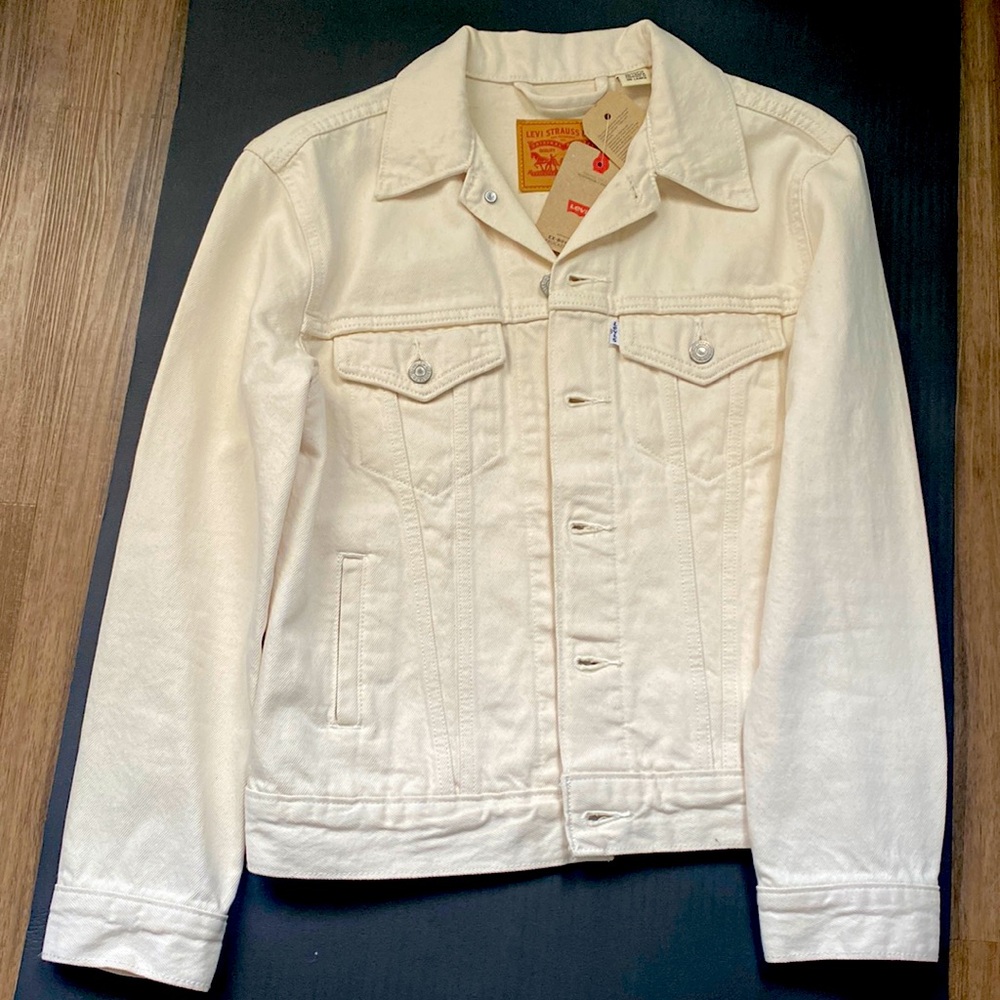 NWT Levi’s Ex-boyfriend Trucker Jacket Size XS
